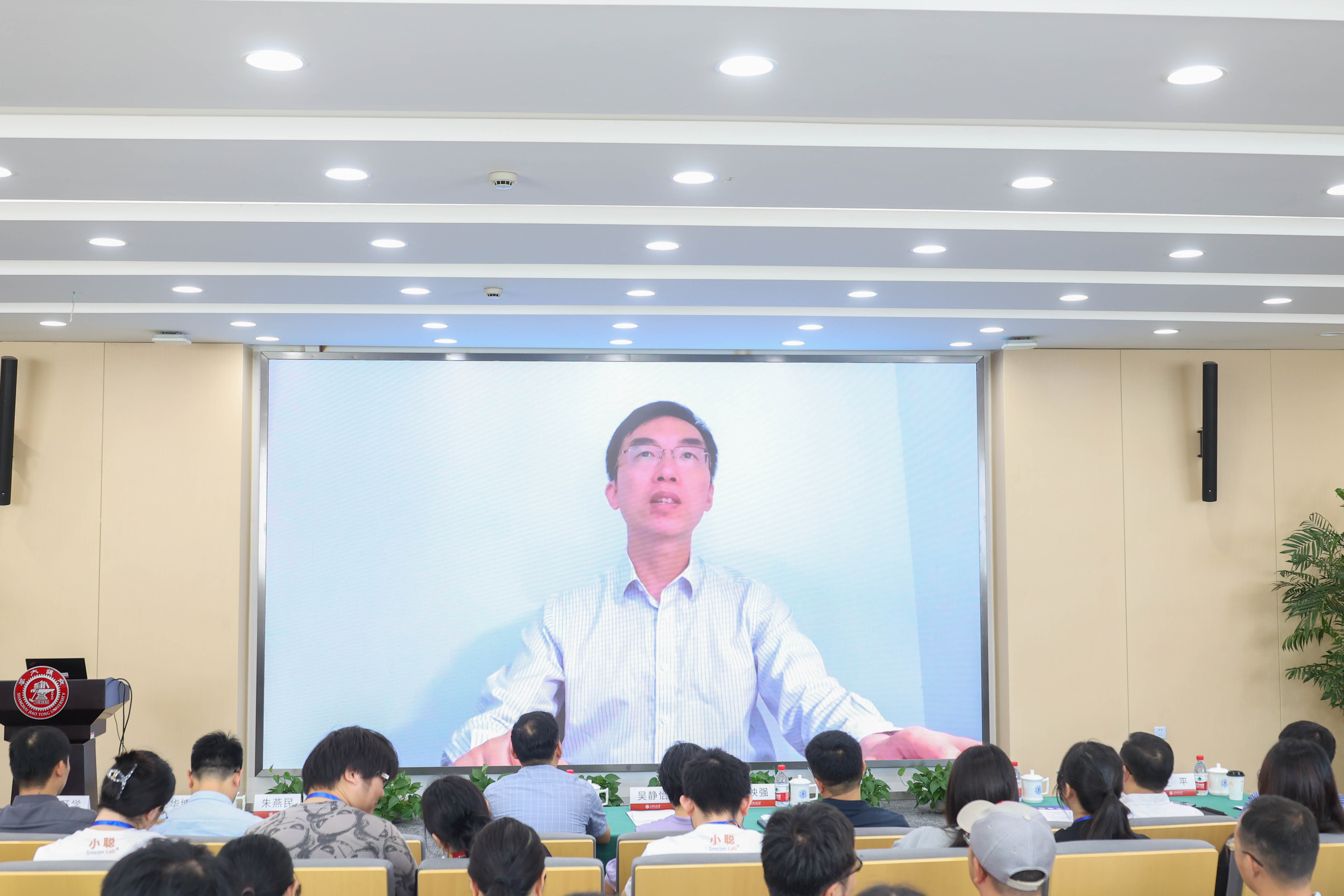 社团学姐漫画
院长、中国科学院院士 樊春海.JPG